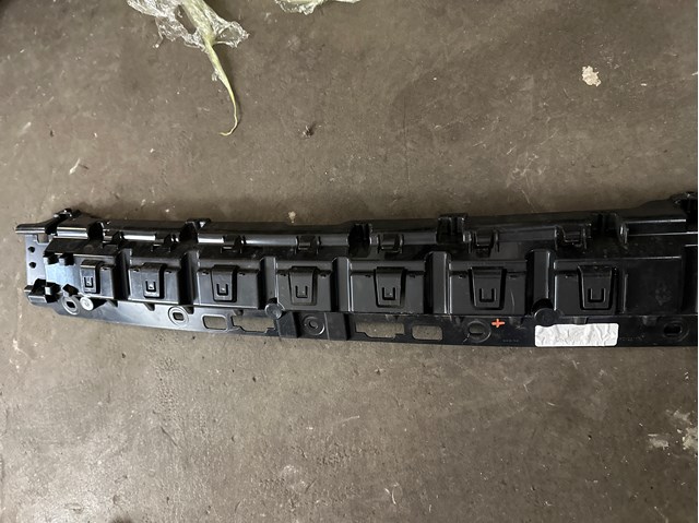 Кронштейн бампера заднего, центральный 51127429429 BMW