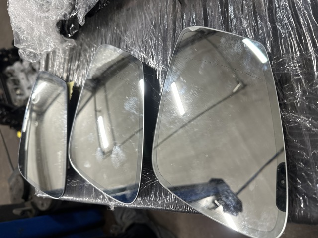 51167186587 BMW Зеркальный элемент зеркала заднего вида левого