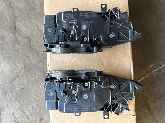 Замок передней пассажирской двери 51217956142 BMW