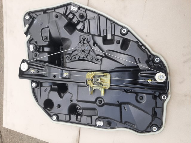 Стеклоподъемник левой задней двери 51359463717 BMW