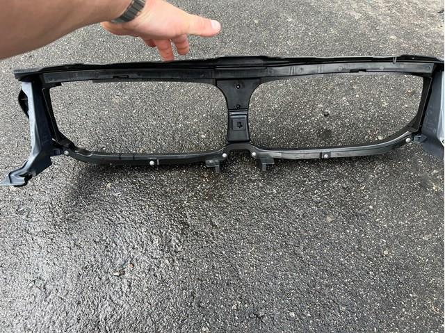 51748069817 BMW Верхний дефлектор радиатора купить в Кривой Рог