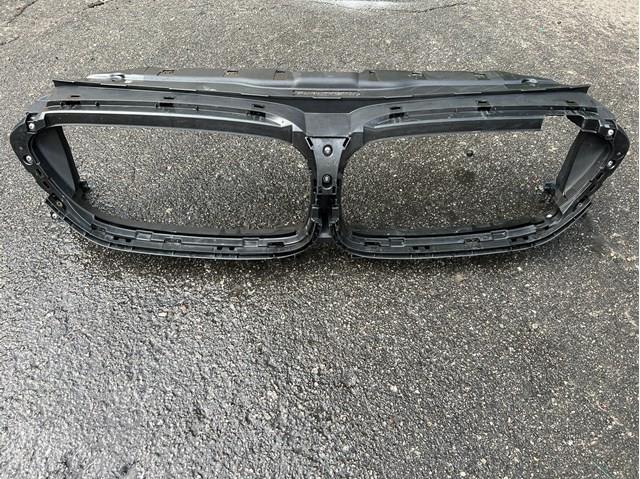 Дефлектор радиатора верхний 51748069817 BMW
