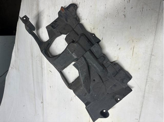 Накладка шумоизоляционная капота 51757185169 BMW