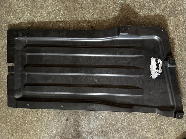 BMW 51757424880 Защита днища, средняя часть в наличии Каменское