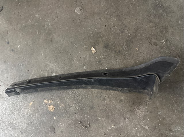 Уплотнитель арки крыла 51767264274 BMW