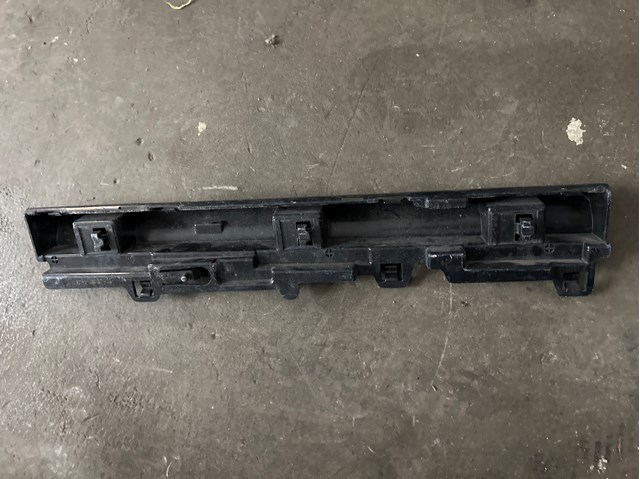 Опора порога (крепление) 51777256915 BMW