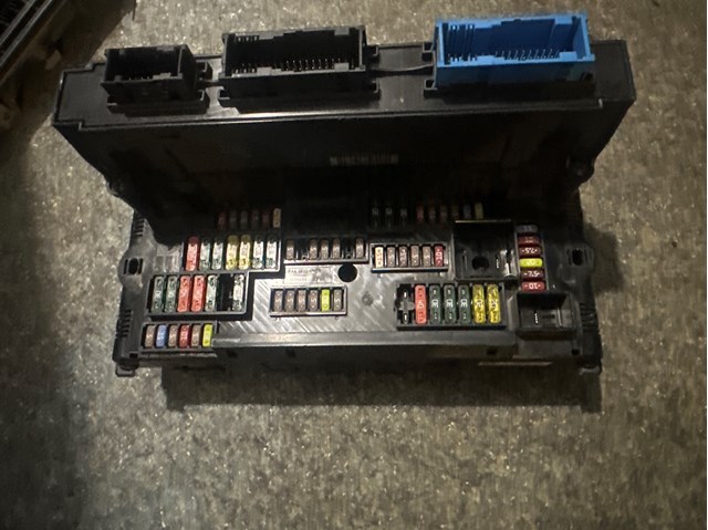 Коробка предохранителей 61149252816 BMW