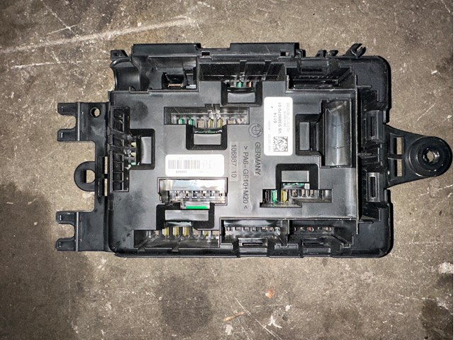 BMW 61149389070 Блок предохранителей в наличии Каменское