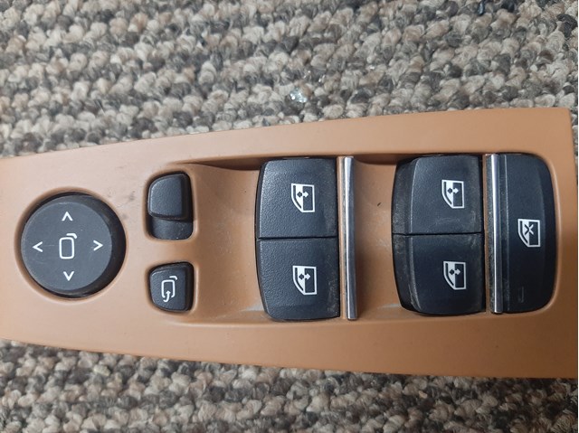 Кнопки переднего левого стекло подъемника 61316832729 BMW