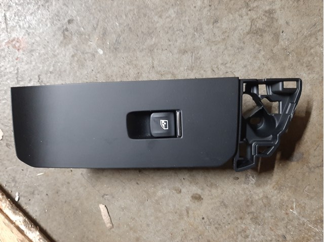 Кнопка стеклоподъемника передняя правая 61319327031 BMW