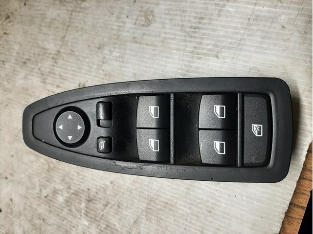 Кнопочный блок управления стеклоподъемником передний левый 61319362107