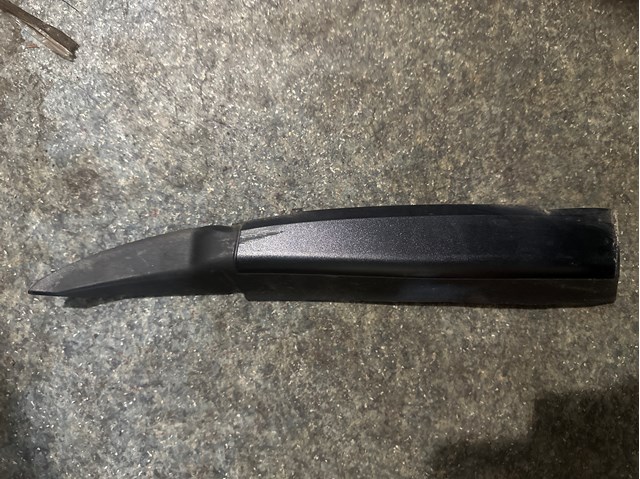 Уплотнитель фонаря заднего внутреннего 63217206389 BMW