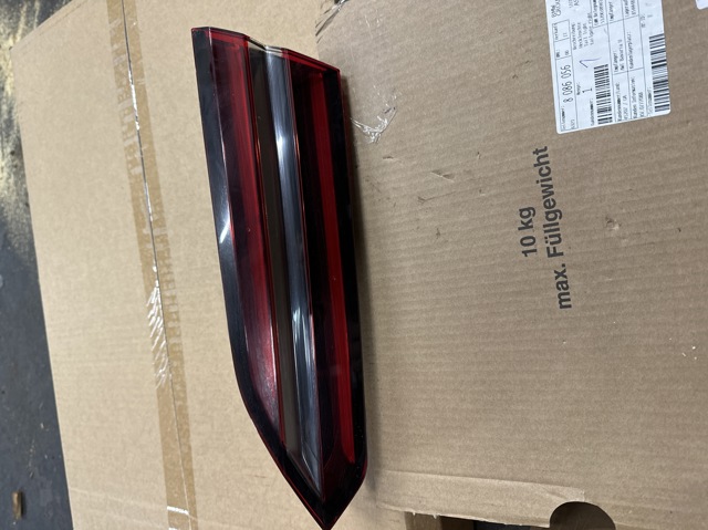 Фонарь задний правый, внутренний 63218086058 BMW