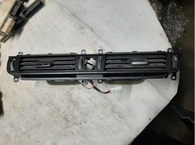 Решетка воздуховода 64229252648 BMW