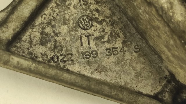 022199354S VAG Подушка (опора) двигателя правая нижняя купить в Ровно