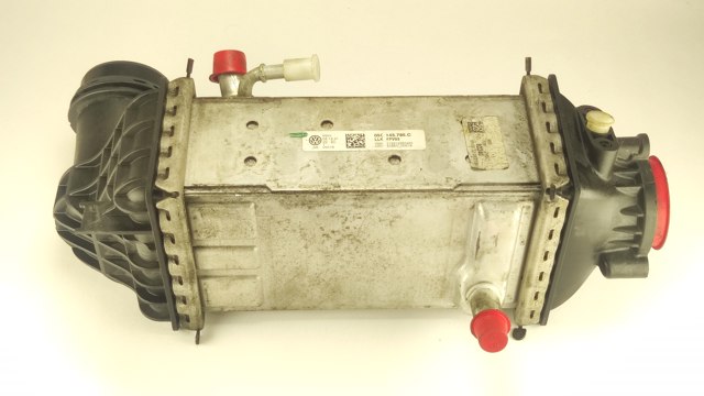 Охладитель наддувочного воздуха 05C145785C VAG