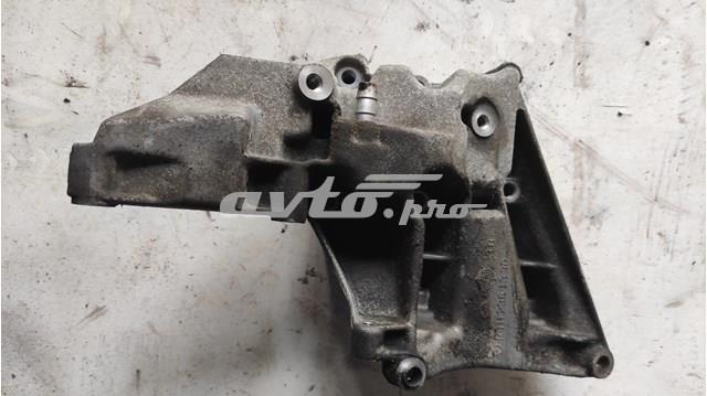 Кронштейн компрессора кондиционера 1112361330 MERCEDES