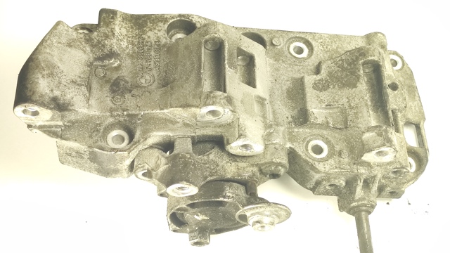 Кронштейн компрессора кондиционера 11168506863 BMW
