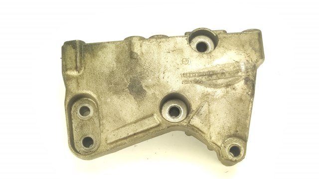 Кронштейн подушки (опоры) двигателя, правой 112317173R RENAULT