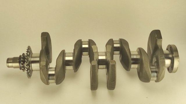 Коленвал двигателя 1340121040 TOYOTA