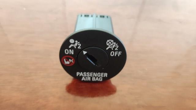 Кнопка отключения airbag 13577258