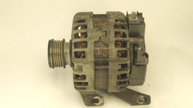 VOLVO 30659131 Генератор в наличии Киев