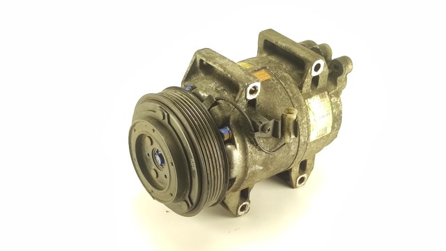 Компрессор системы кондиционирования 30742206 VOLVO