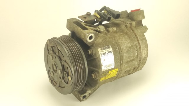 Компрессор системы кондиционирования 30780443 VOLVO