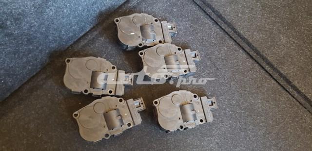 Мотор заслонки печки 410475520 MERCEDES