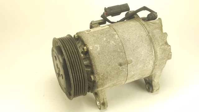 Компрессор кондиционера 64529362491 BMW