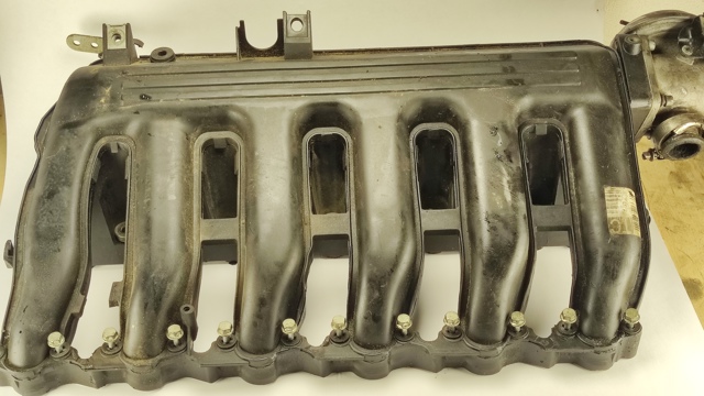 Коллектор впускной 7799625 BMW