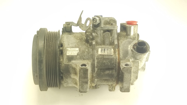 Компрессор климатической установки 8831005140 TOYOTA