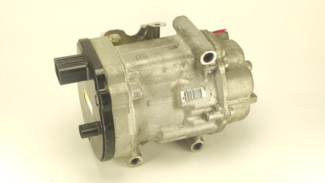 Компрессор системы кондиционирования 8837047092 TOYOTA