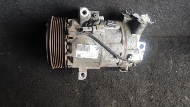 Компрессор климатической установки 926000734R RENAULT
