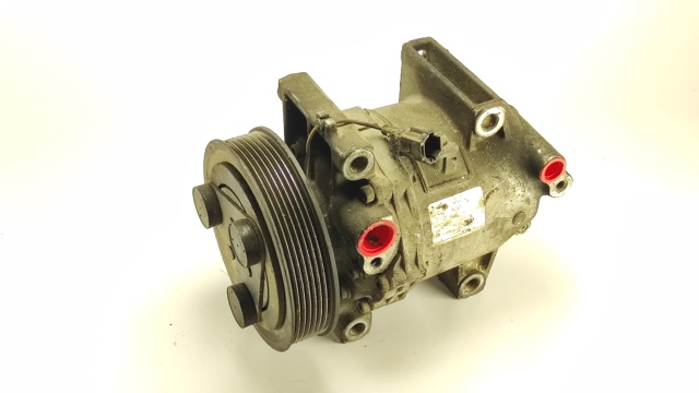 Компрессор системы кондиционирования 92600EB40E NISSAN