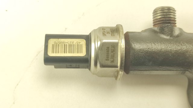 Датчик давления топлива 9670076780 PEUGEOT