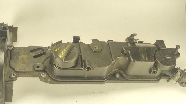 Крышка клапанов 9689112980 VOLVO