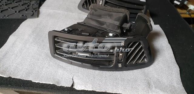 Решетка воздуховода правая 974901H000EQ HYUNDAI