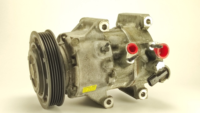 Компрессор кондиционера 97701D4300 HYUNDAI