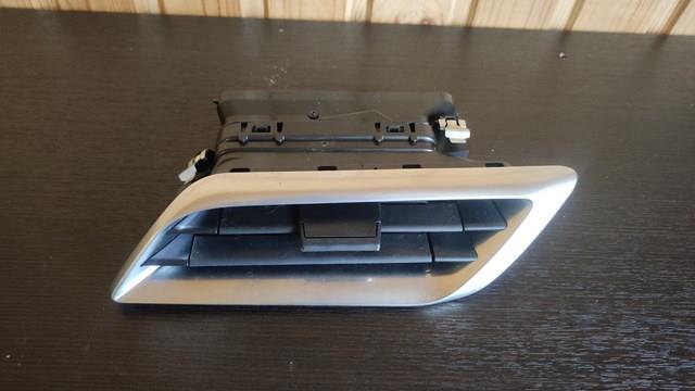 Решетка воздуховода правая 98101431DX PEUGEOT