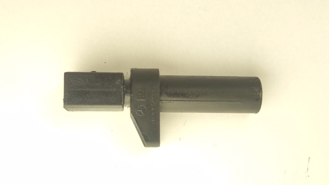 Датчик положения коленчатого вала Mercedes Sprinter 1 2-t