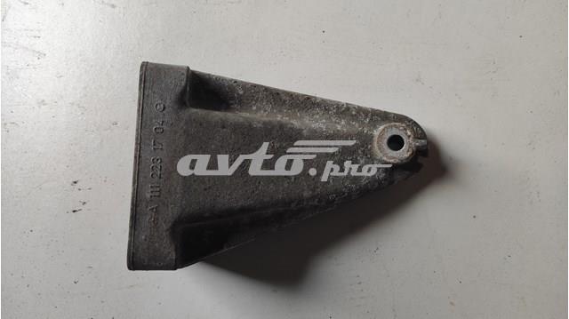Кронштейн подушки (опоры) двигателя, правой A1112231704 MERCEDES