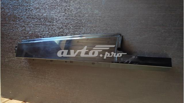 Накладка двери задней правой вертикальная LR050771 LAND ROVER