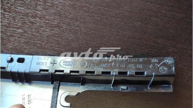LR050771 LAND ROVER Накладка двери задней правой вертикальная купить в Черновцы