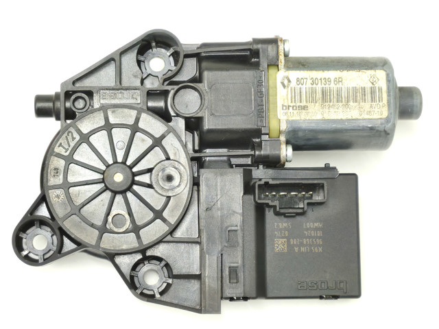 Мотор стеклоподъемника двери передней, правой 0130822478 RENAULT