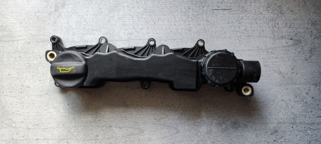 Крышка клапанная Пежо 207