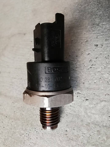 Датчик давления топлива 0281002592 BOSCH