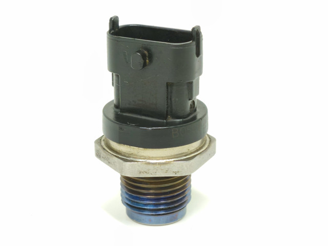 Датчик давления топлива 0281002863 BOSCH