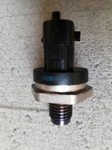 0281006191 BOSCH Датчик давления топлива купить в Киев
