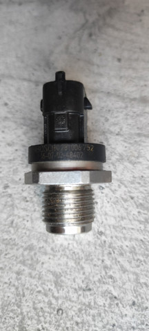 0281006752 BOSCH Датчик давления топлива купить в Чернигов